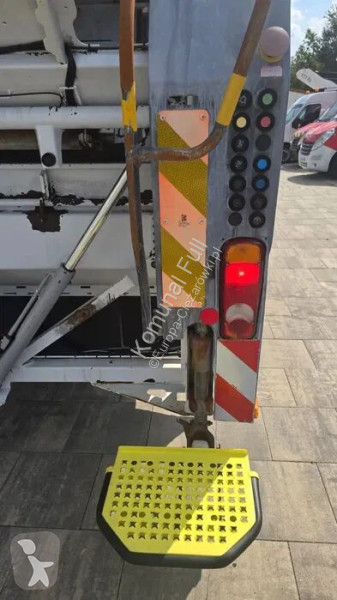 Utilaje pentru drumuri Mercedes variopress 16m3