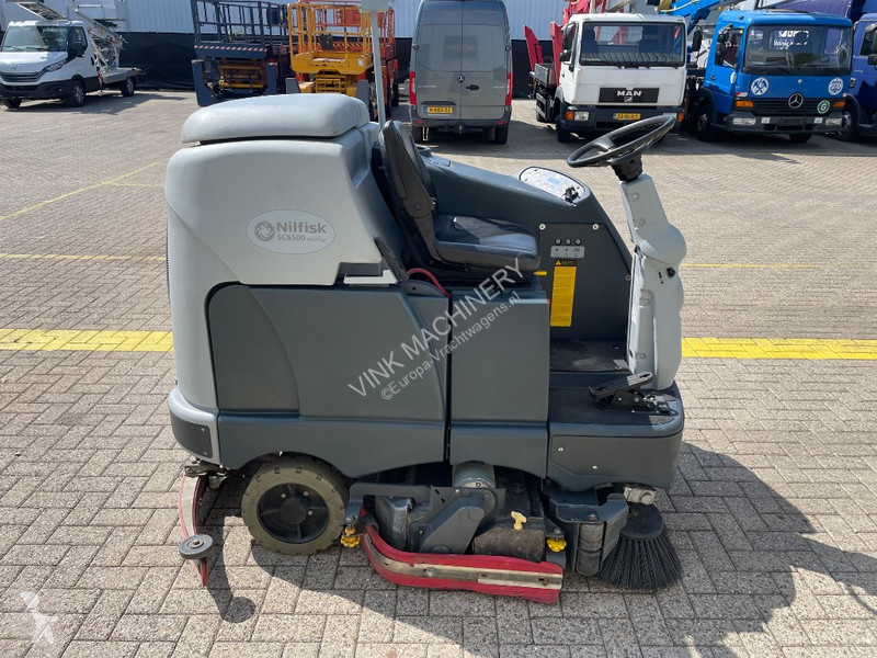 Gemeentevoertuig Nilfisk SC 6500 1300C