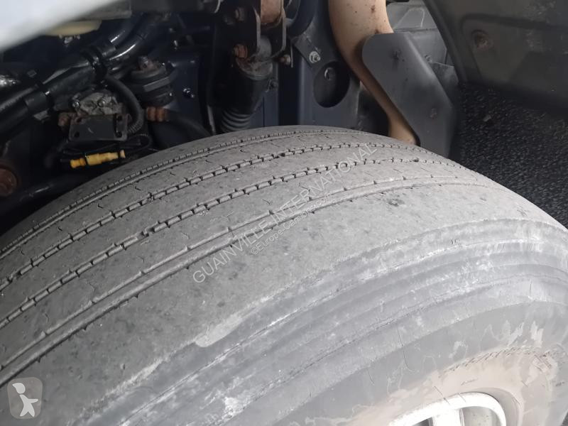 آلة لصيانة الطرق Renault 320.19 DCI