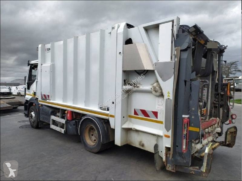 آلة لصيانة الطرق Iveco