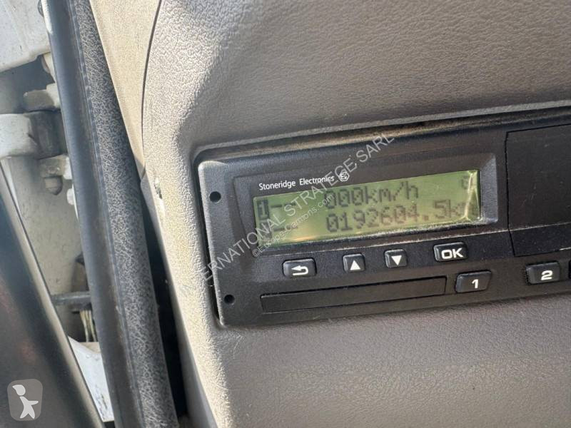 آلة لصيانة الطرق Renault