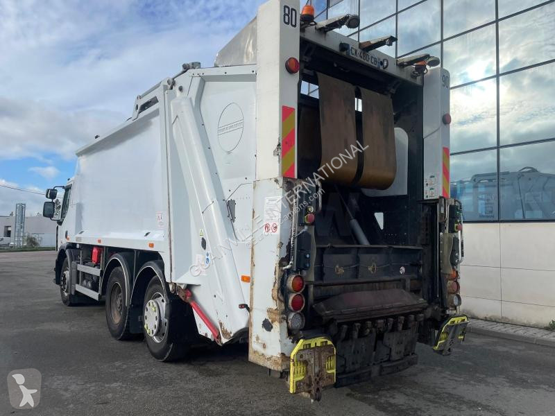 آلة لصيانة الطرق Renault 310.19 DXI