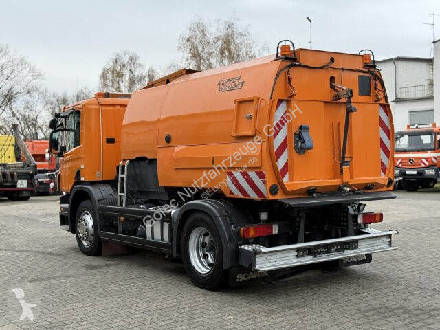 آلة لصيانة الطرق Scania P230 Kehrmaschine...