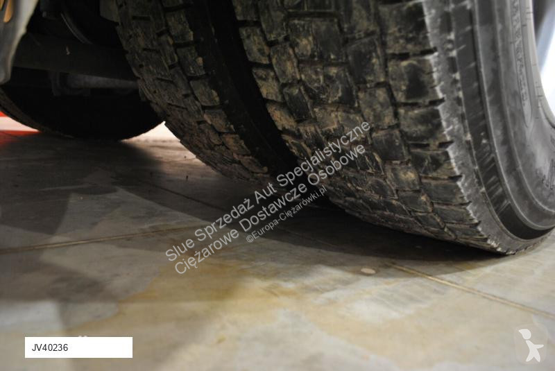 Veicolo per la pulizia delle strade MAN TGM 18.240