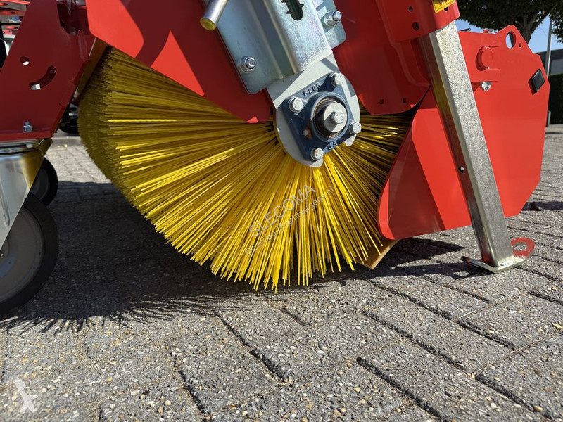آلة لصيانة الطرق  K600-150 Veegmachine