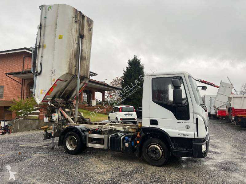 آلة لصيانة الطرق Iveco