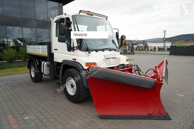 Útfenntartó-és-karbantartógép Mercedes UNIMOG...