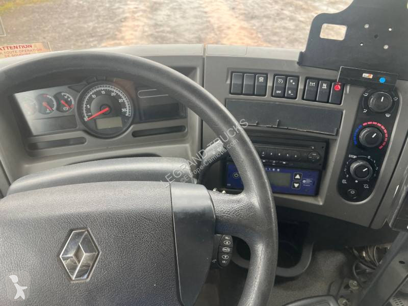 آلة لصيانة الطرق Renault