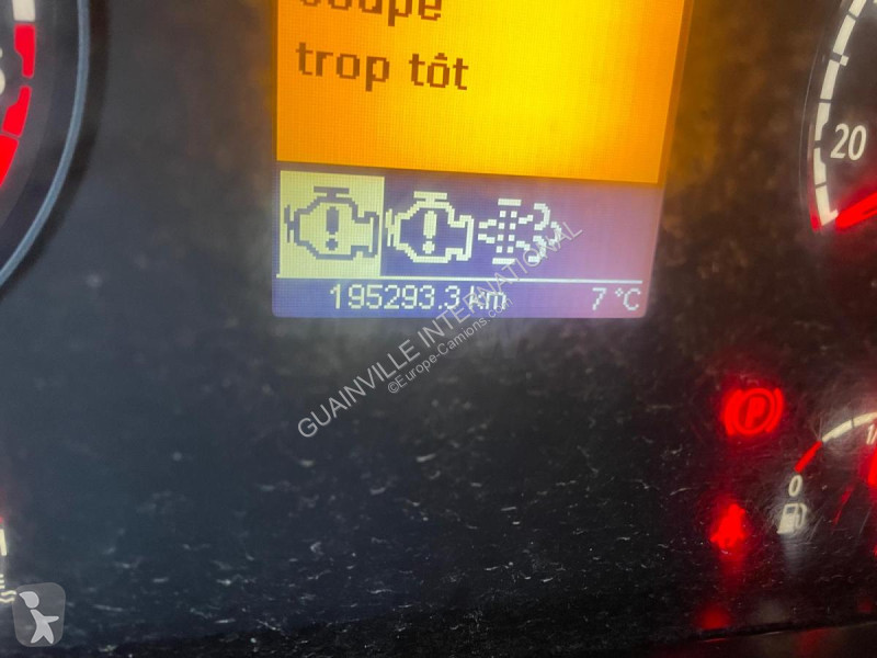 آلة لصيانة الطرق Scania 320
