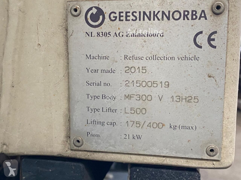 آلة لصيانة الطرق Mercedes rl 300