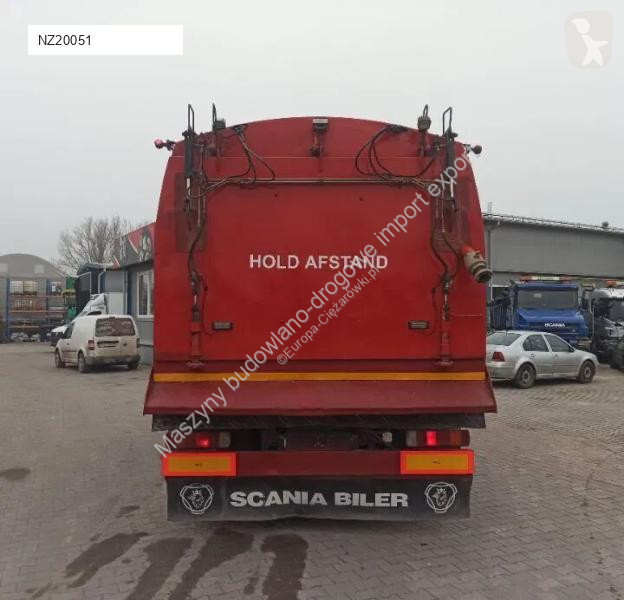 آلة لصيانة الطرق Scania 94 D