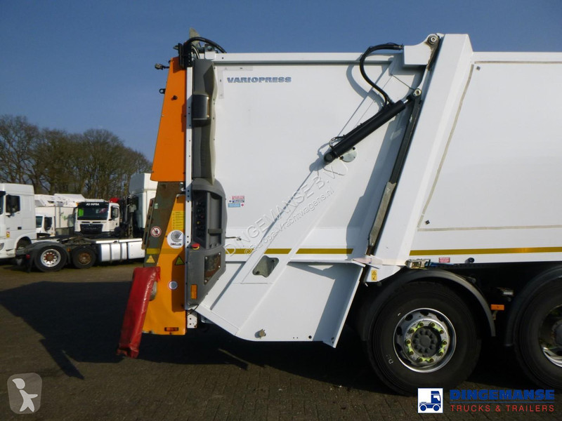 آلة لصيانة الطرق Mercedes 2630 6x2 RHD Faun...