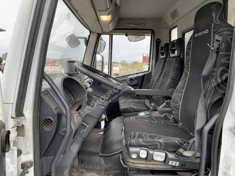 آلة لصيانة الطرق Iveco