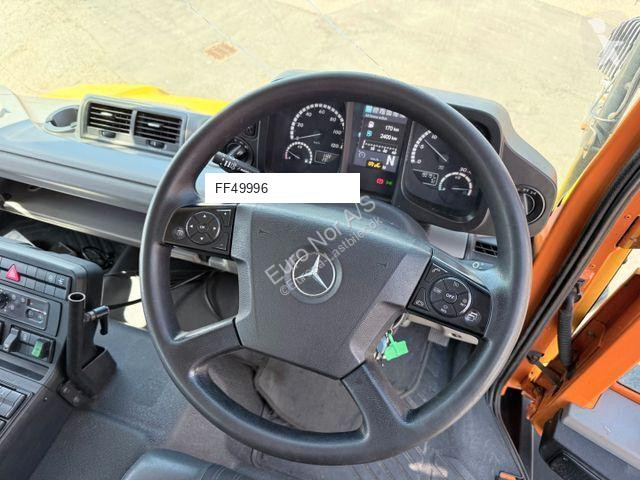 آلة لصيانة الطرق Unimog U serie 427 4x4 Tipper...