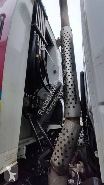 آلة لصيانة الطرق Iveco