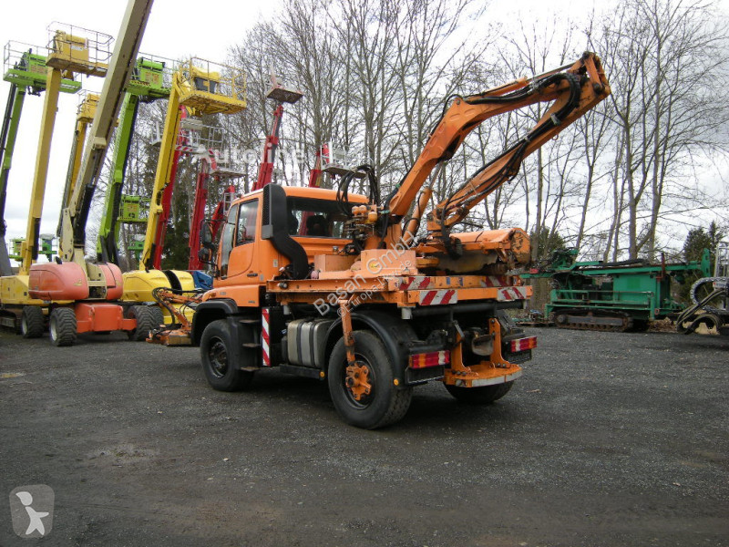 Engin de voirie Mercedes Unimog U400 Mähzug, Mulag