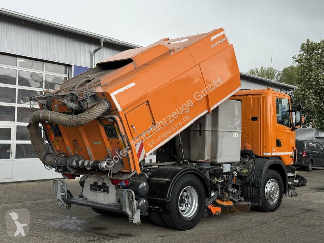 آلة لصيانة الطرق Scania G230 Kehrmaschine...