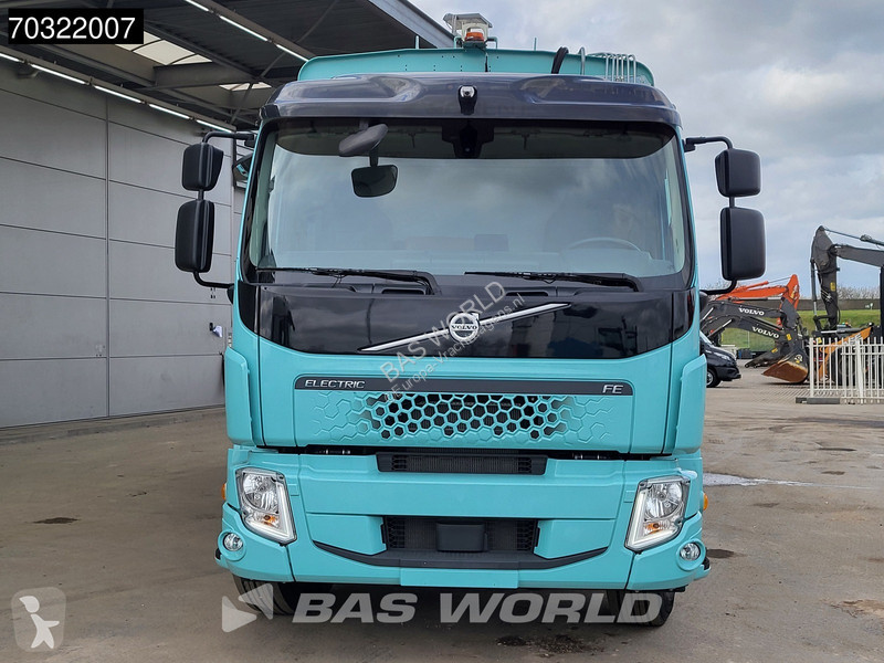 آلة لصيانة الطرق Volvo Electric 6X2 100%...