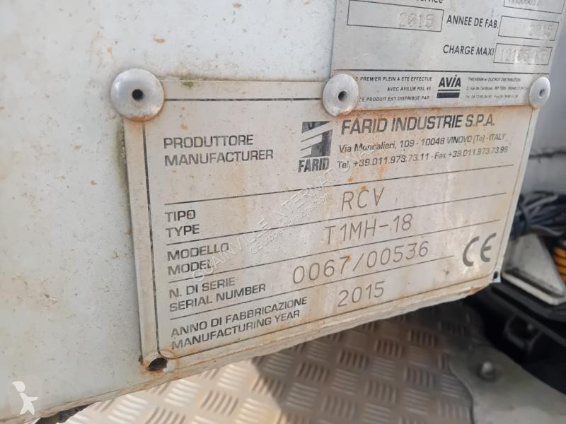 آلة لصيانة الطرق Scania 320