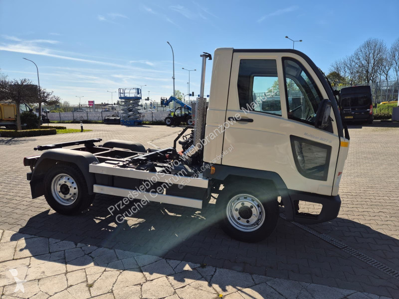 آلة لصيانة الطرق Multicar M27 B / 4X4 / FRAME /...
