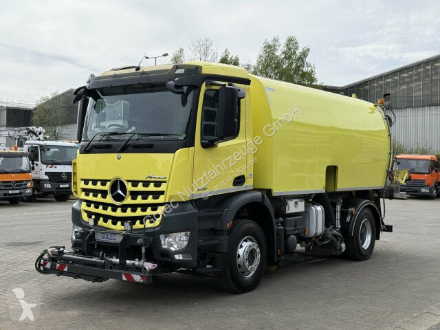 آلة لصيانة الطرق Mercedes 1836 Kehrmaschine...