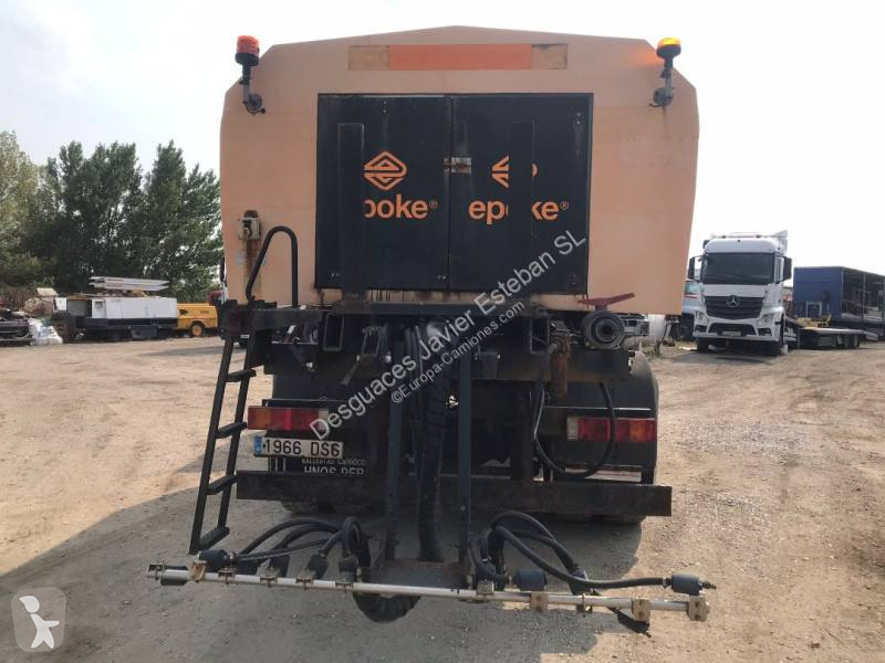 Engin de voirie Iveco