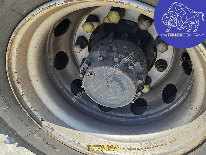آلة لصيانة الطرق Renault D 280