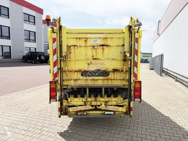 آلة لصيانة الطرق Mercedes Vario 816 D 4x2 Vario...
