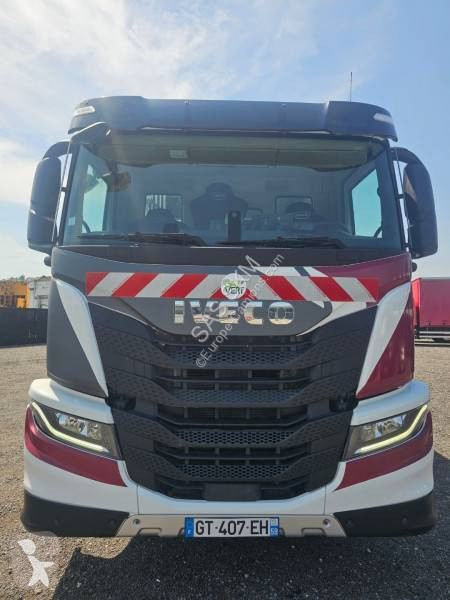 آلة لصيانة الطرق Iveco
