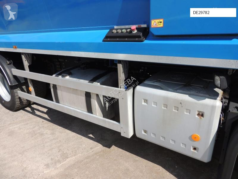 آلة لصيانة الطرق Volvo FE 320 62TR