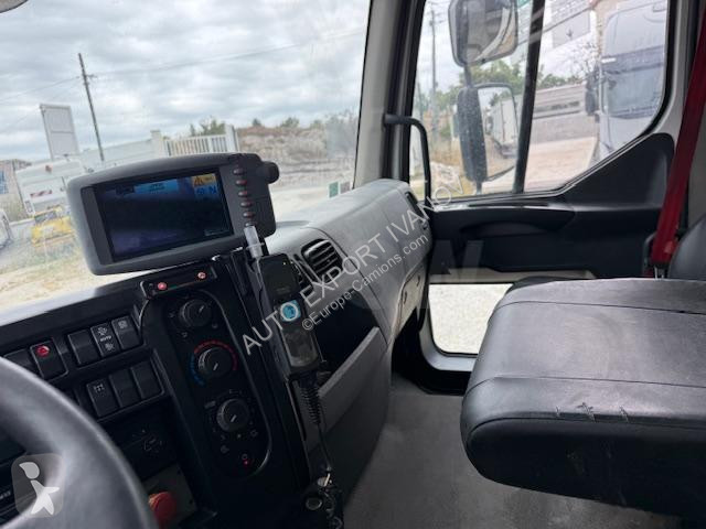 آلة لصيانة الطرق Renault 320.19