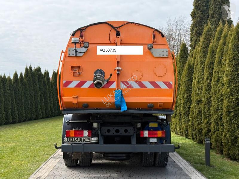 Veicolo per la pulizia delle strade Mercedes...