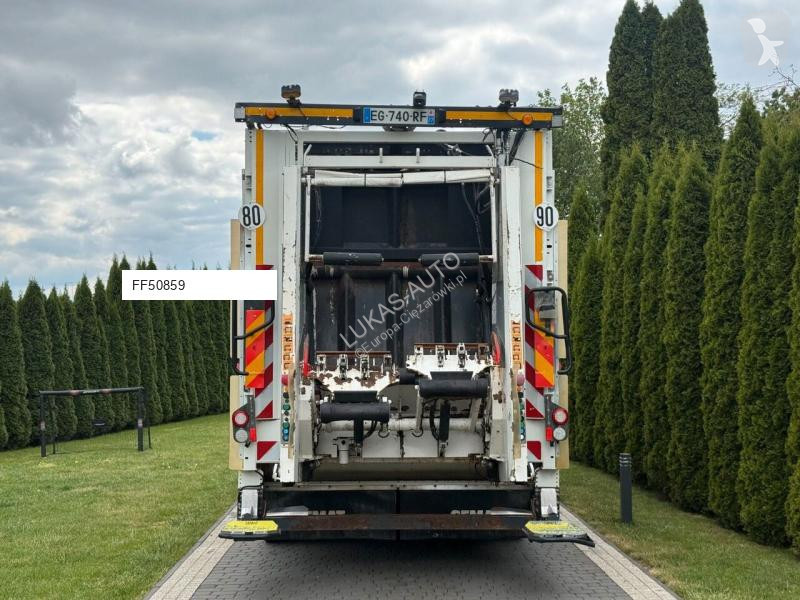Engin de voirie Scania P280