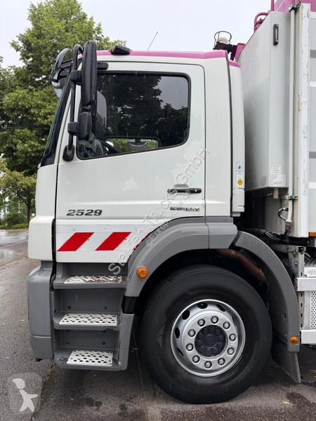 Engin de voirie Mercedes 2529 6 Stück Müllwagen...