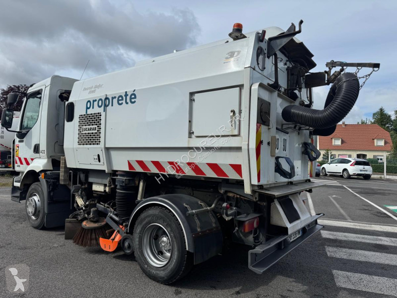 آلة لصيانة الطرق Renault 220