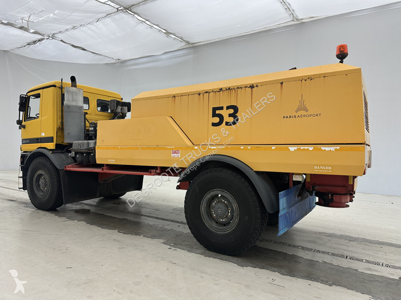 آلة لصيانة الطرق Mercedes 2031 - 4x4 -...