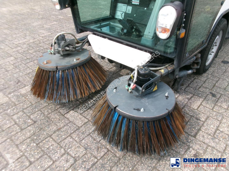آلة لصيانة الطرق Boschung S2 street sweeper
