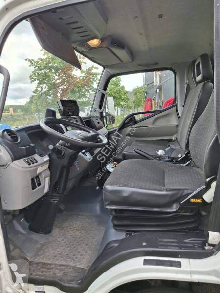 Engin de voirie Mitsubishi Fuso