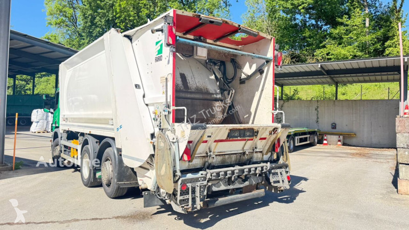 آلة لصيانة الطرق Scania P370