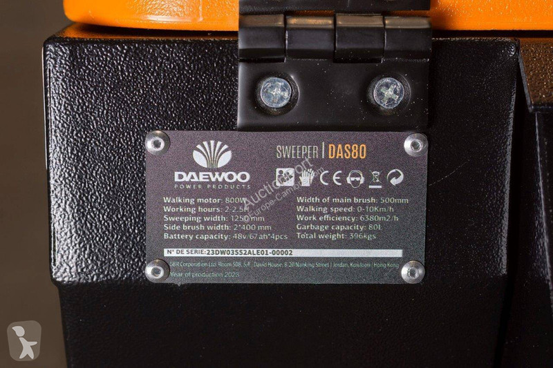 Vehículo de limpieza viaria Daewoo Das80 Zit