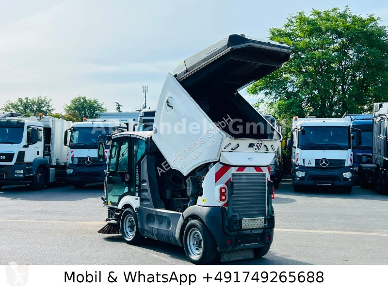 Engin de voirie  Mathieu Azura Flex MC210...