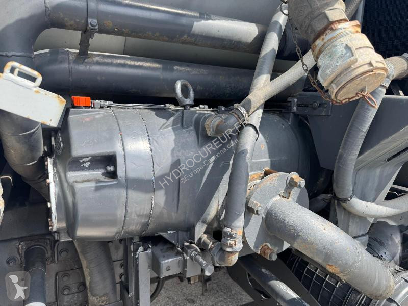 Engin de voirie Renault 320 DCI