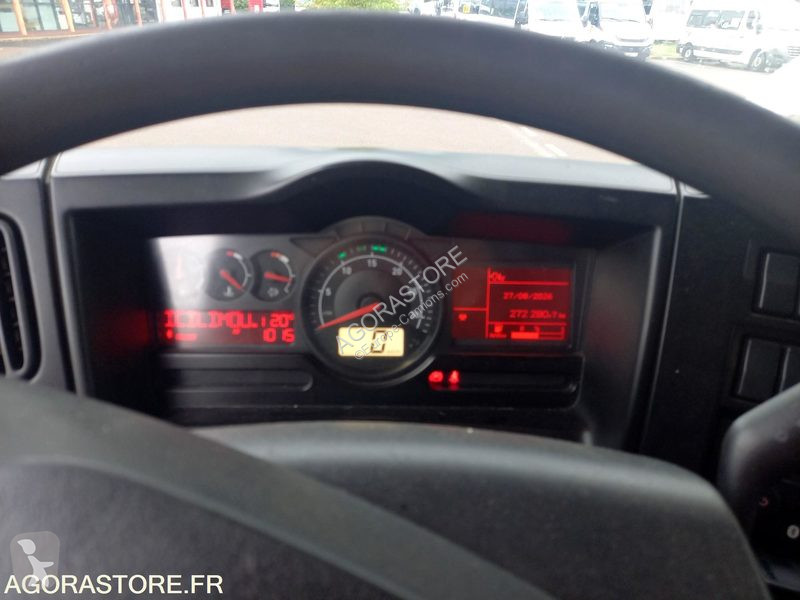 Vehículo de limpieza viaria Renault D WIDE