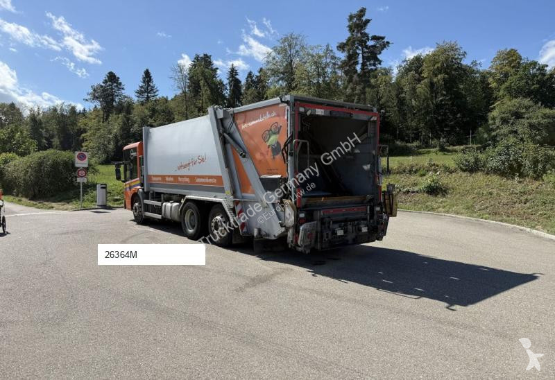 Vehículo de limpieza viaria Mercedes 602 2635