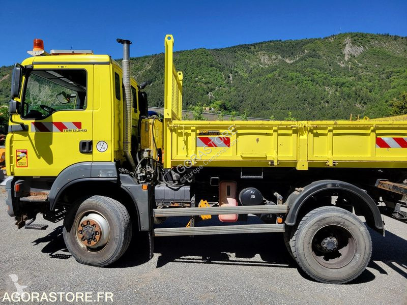 Engin de voirie  15.240