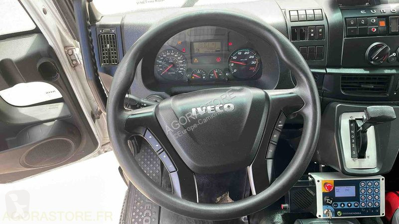 Útfenntartó-és-karbantartógép Iveco 120ELG20