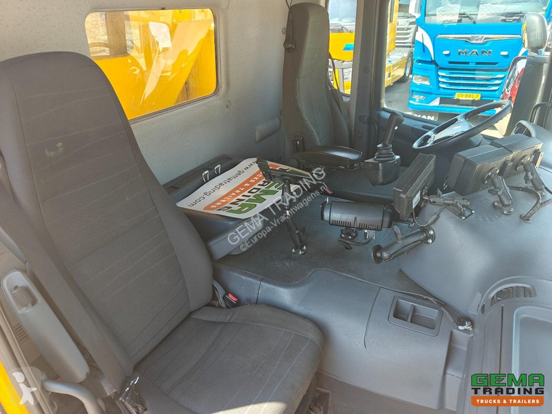 Коммунальная техника  Scania P280 6x2/4 Day Cab...