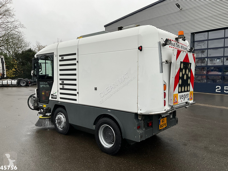 Коммунальная техника  Ravo 580 with 3-rd brush