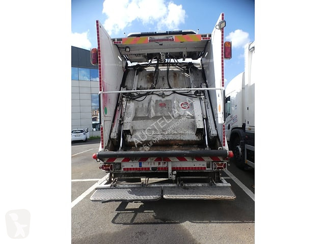 Vehículo de limpieza viaria Renault D19