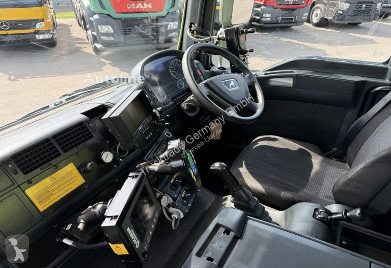 Engin de voirie MAN L2007 46.010 Kehrmaschine
